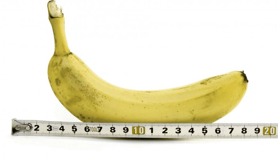 Μέτρηση πέους μετά από μεγέθυνση με τζελ χρησιμοποιώντας το παράδειγμα μπανάνας